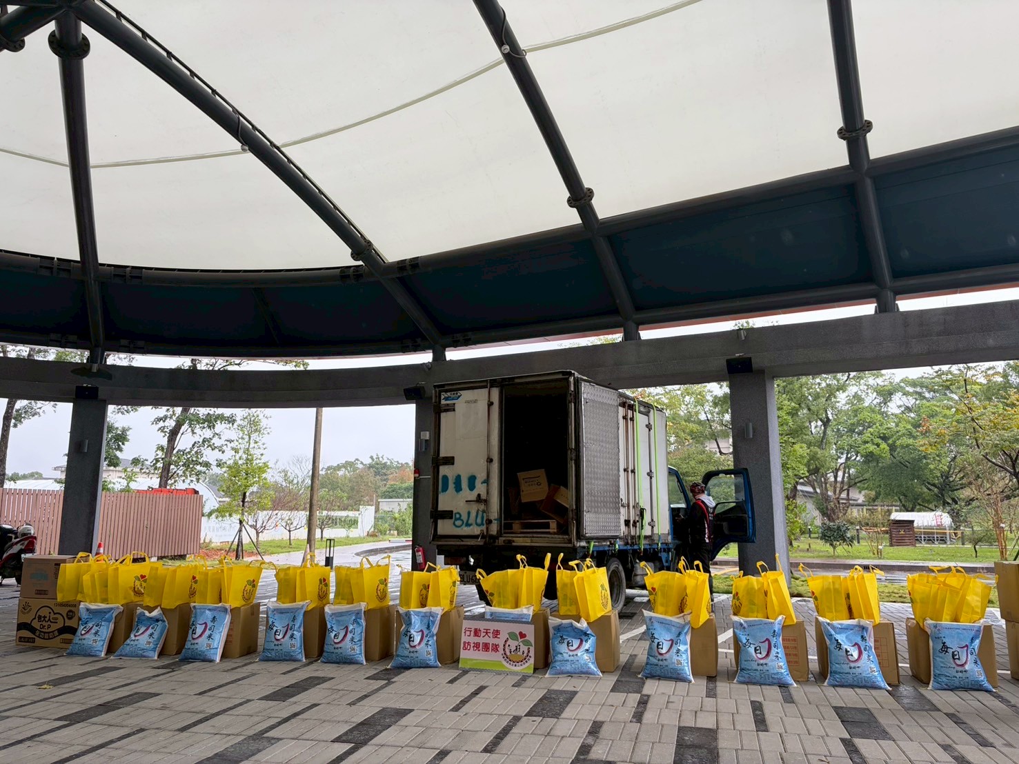 寒雨送暖☔，龍潭有愛🪽(標題圖檔)