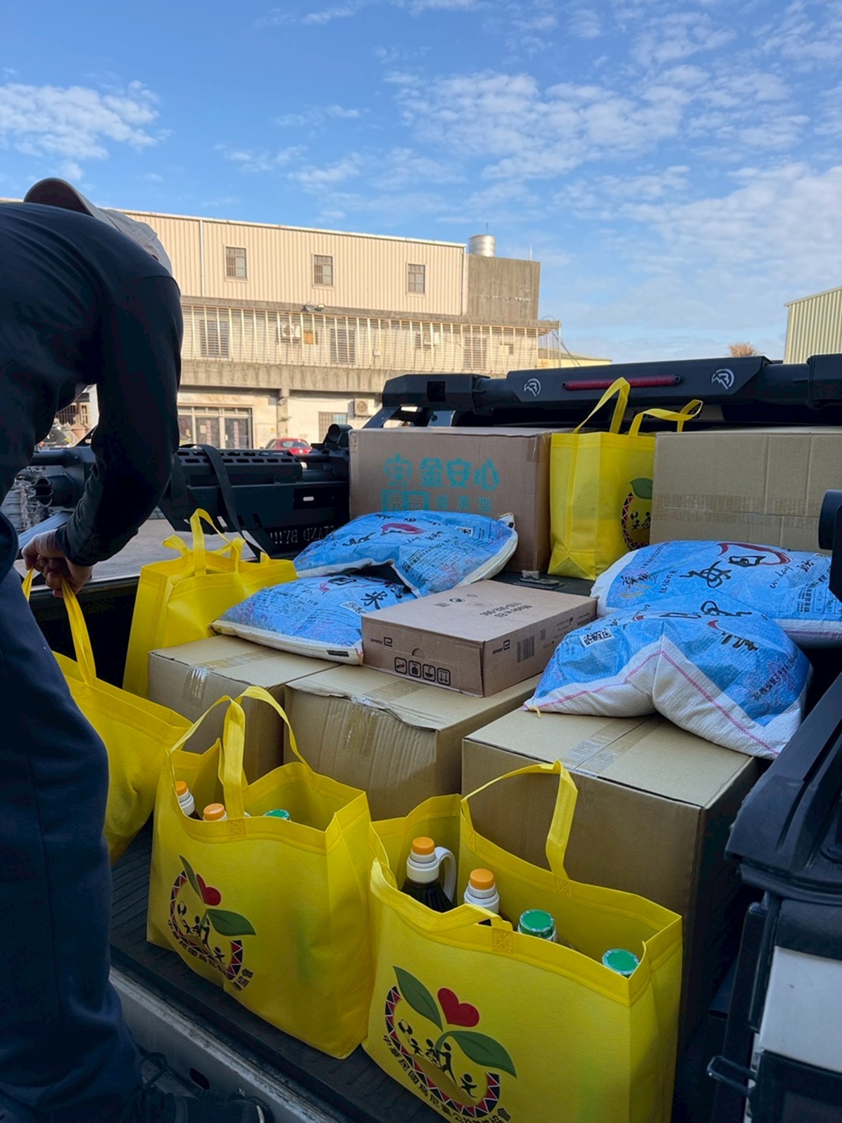 歲末送暖，傳遞希望(標題圖檔)